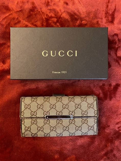 clean leather gucci wallet|original gucci wallet.